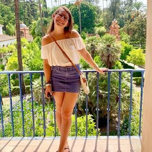 Meet your Posher, Olivia